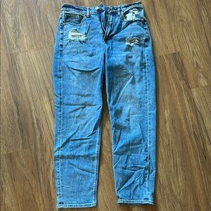 Women’s Distressed straight Jeans